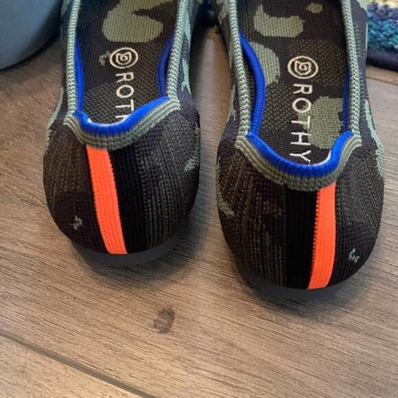 Rothys the point camuflaje green size 6.5 woman’s flat shoes - Picture 5 of 11